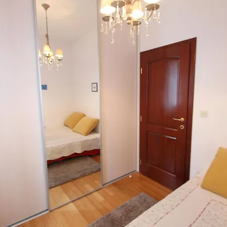 アパート Charming 2 Bedroom Apartment Perfect For Vacation ロヴィニ
