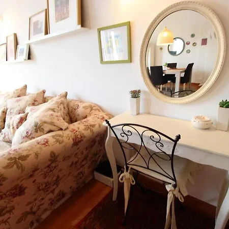Charming 2 Bedroom Apartment Perfect For Vacation アパート ロヴィニ
