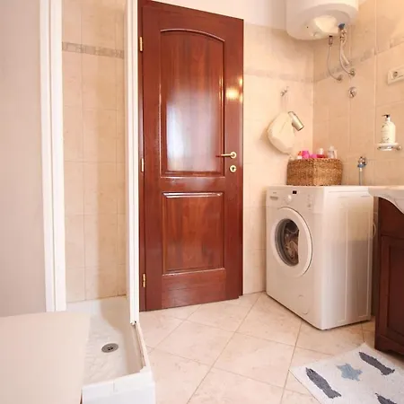 Charming 2 Bedroom Apartment Perfect For Vacation 아파트 *